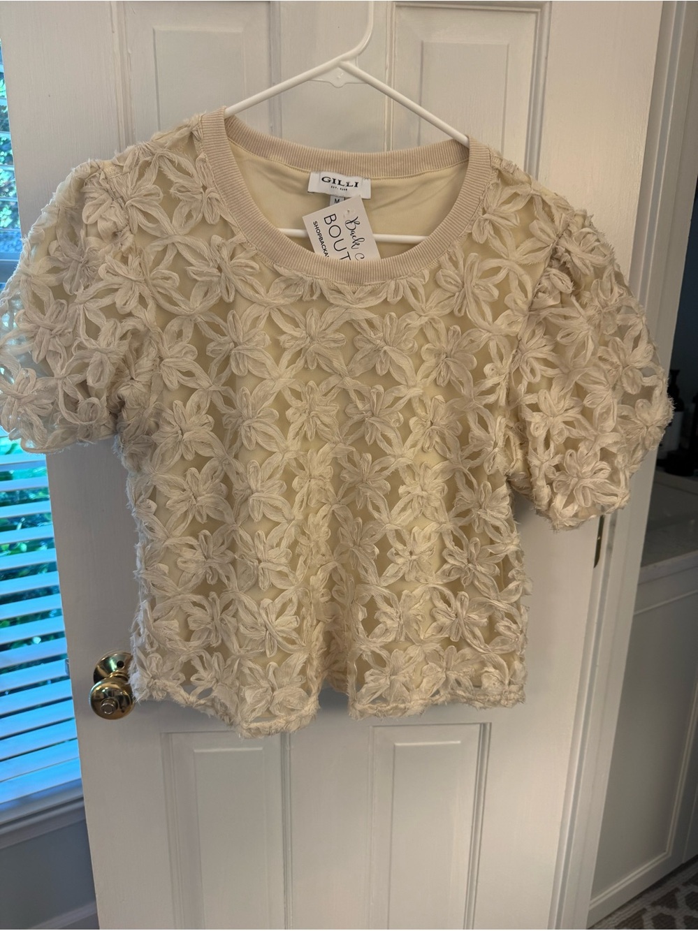 Gilli Cream Floral Crochet Short Sleeve Crop Top NWT